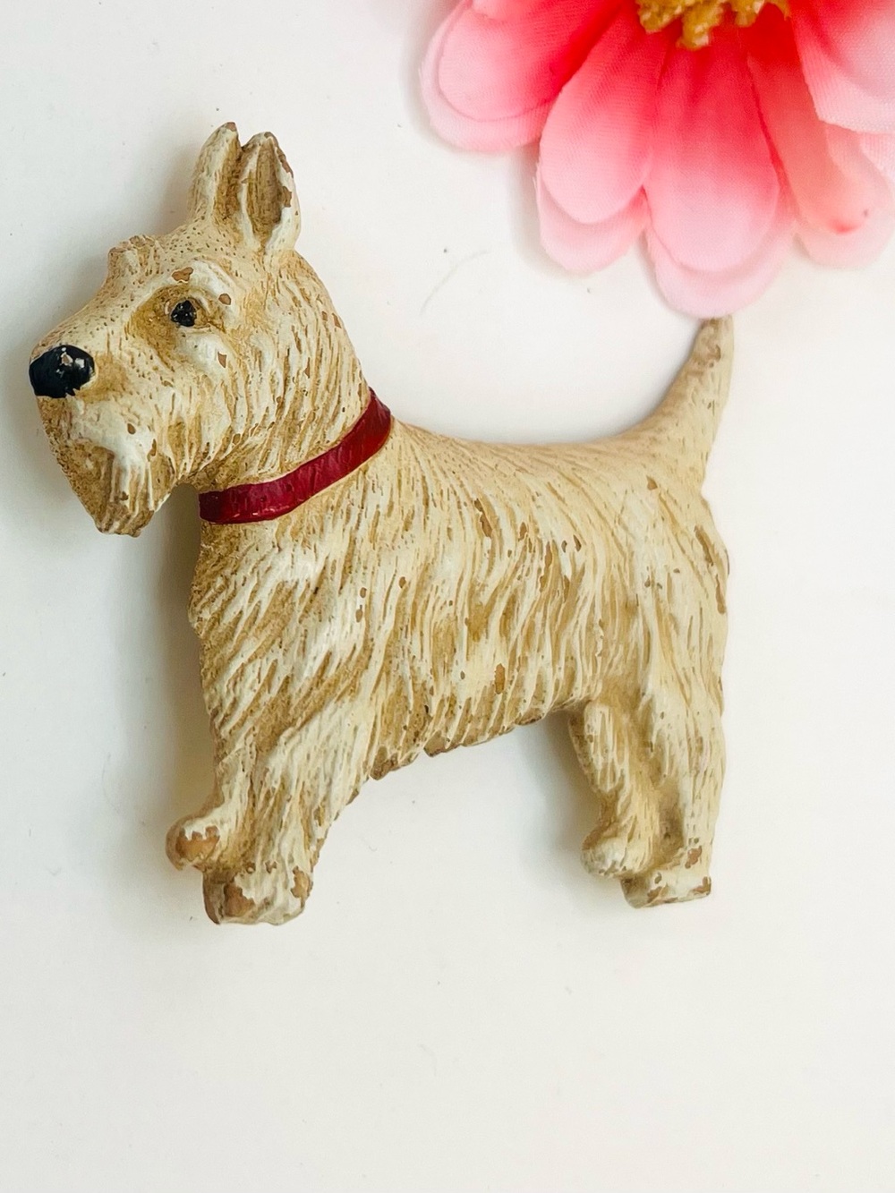 Vintage Beige Scottie Dog brooch with Red Collar